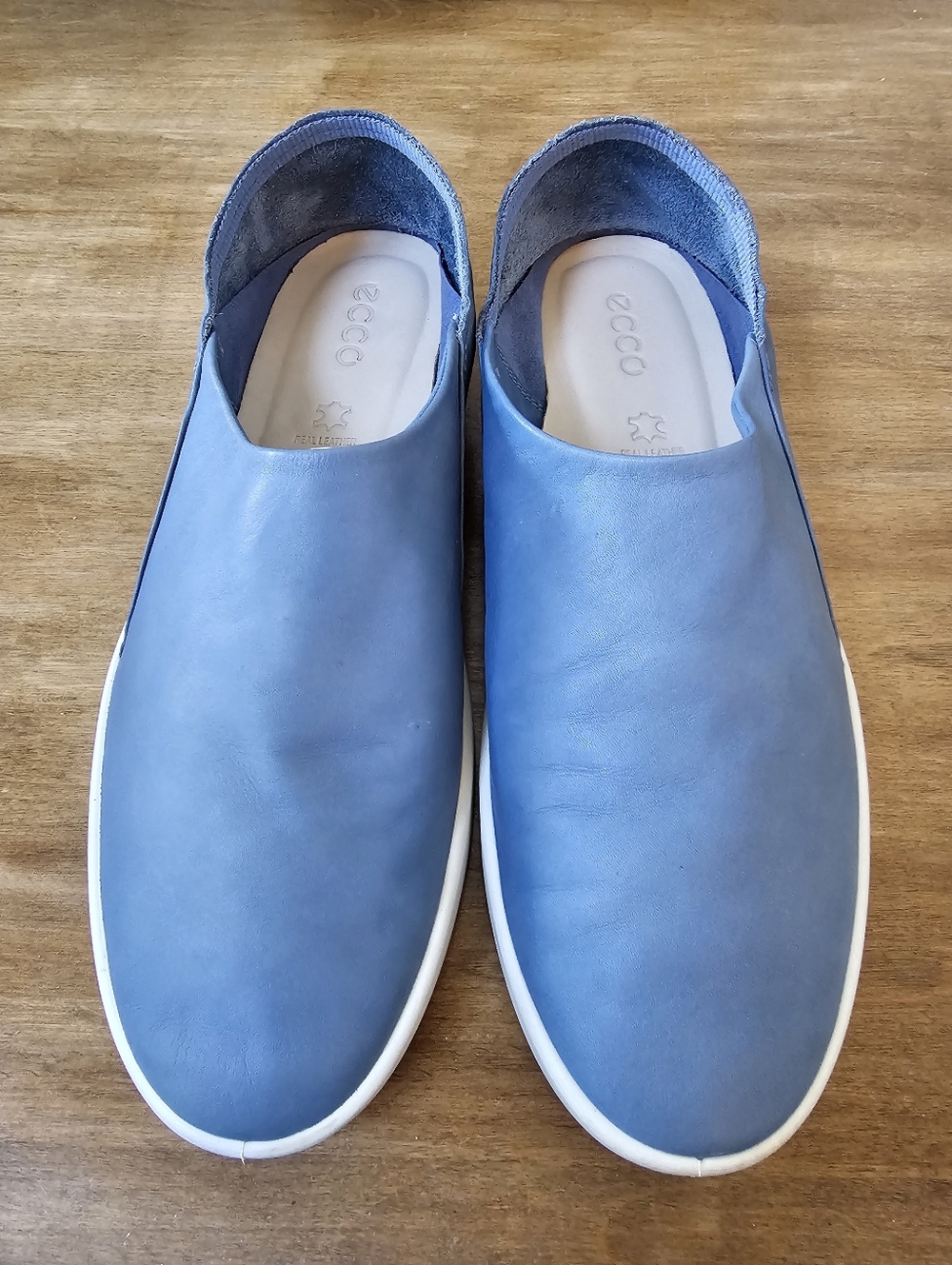 ECCO Women's Blue Leather Slip-On Shoe Size 9